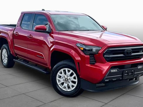 Certified 2026 Toyota Tacoma SR5 AWD/4WD image 3