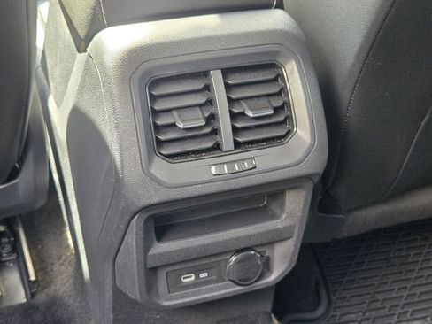 Certified 2023 Volkswagen Tiguan SE FWD image 15