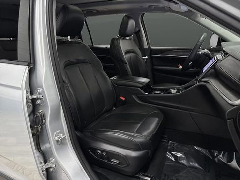 Used 2023 Jeep Grand Cherokee L Limited w/ Luxury Tech Group II image 31