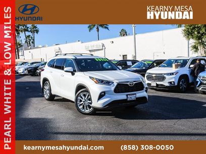 Used 2023 Toyota Highlander Limited