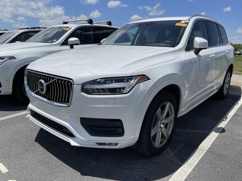 Used 2021 Volvo XC90 T5 Momentum w/ Protection Package Premier FWD image 2