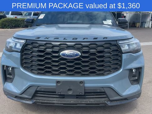 Used 2025 Ford Explorer ST-Line w/ Premium Package RWD image 2