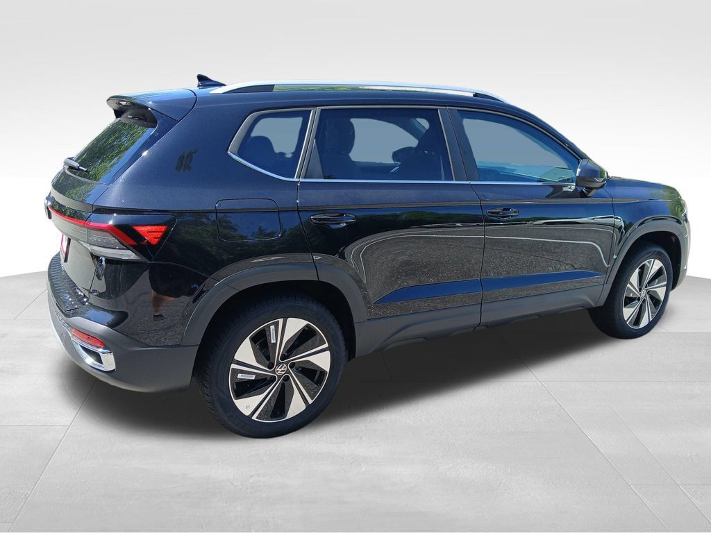 New 2026 Volkswagen Taos SE AWD/4WD image 5