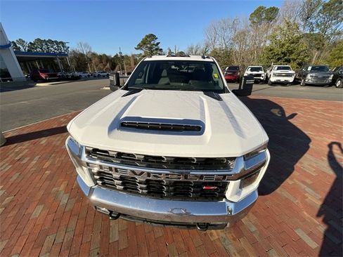 Used 2021 Chevrolet Silverado 2500 LT w/ Convenience Package image 2