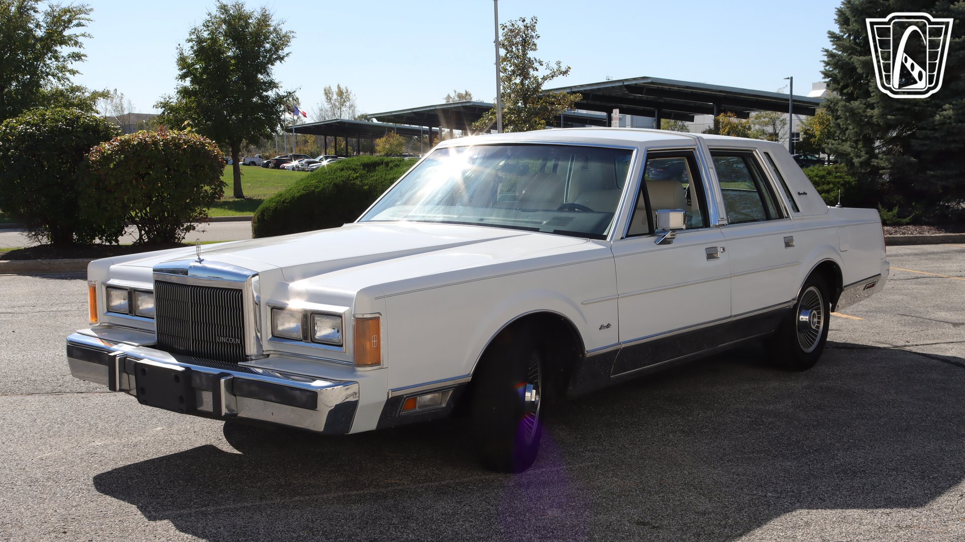 Used 1989 Lincoln Town Car Signature RWD image 32