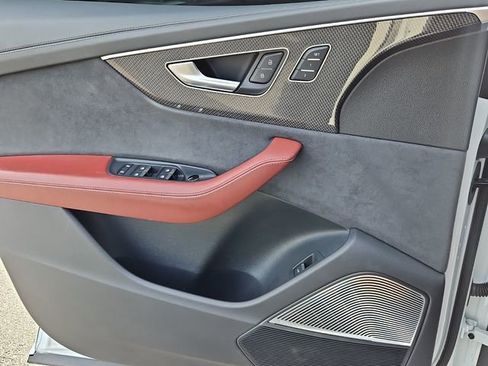 Used 2023 Audi SQ8 Prestige w/ Prestige Package image 25