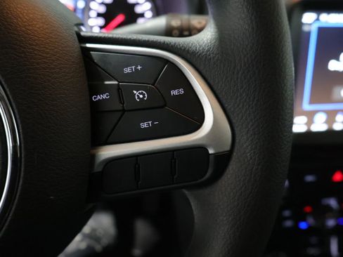 Used 2023 Jeep Renegade Latitude AWD/4WD image 40