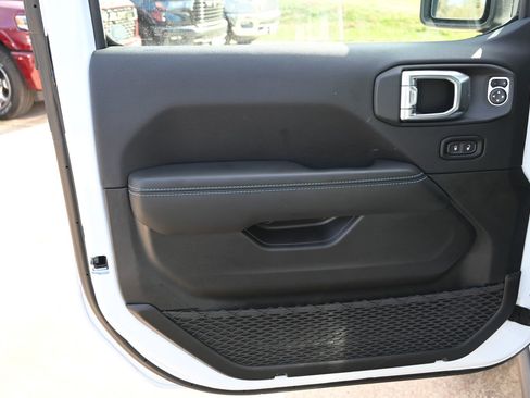 New 2025 Jeep Wrangler Unlimited Rubicon 4xe w/ Safety Group image 9