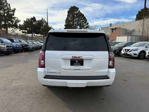 Used 2017 GMC Yukon XL SLT w/ Open Road Package image 10