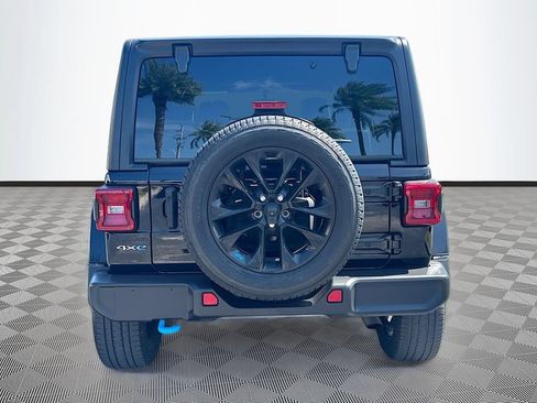 Used 2023 Jeep Wrangler Unlimited Sahara w/ Cold Weather Group AWD/4WD image 7