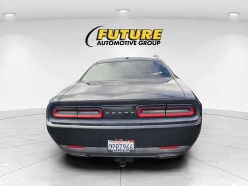 Used 2016 Dodge Challenger SXT RWD image 4