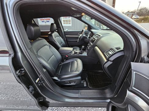 Used 2018 Ford Explorer XLT w/ Equipment Group 202A image 34