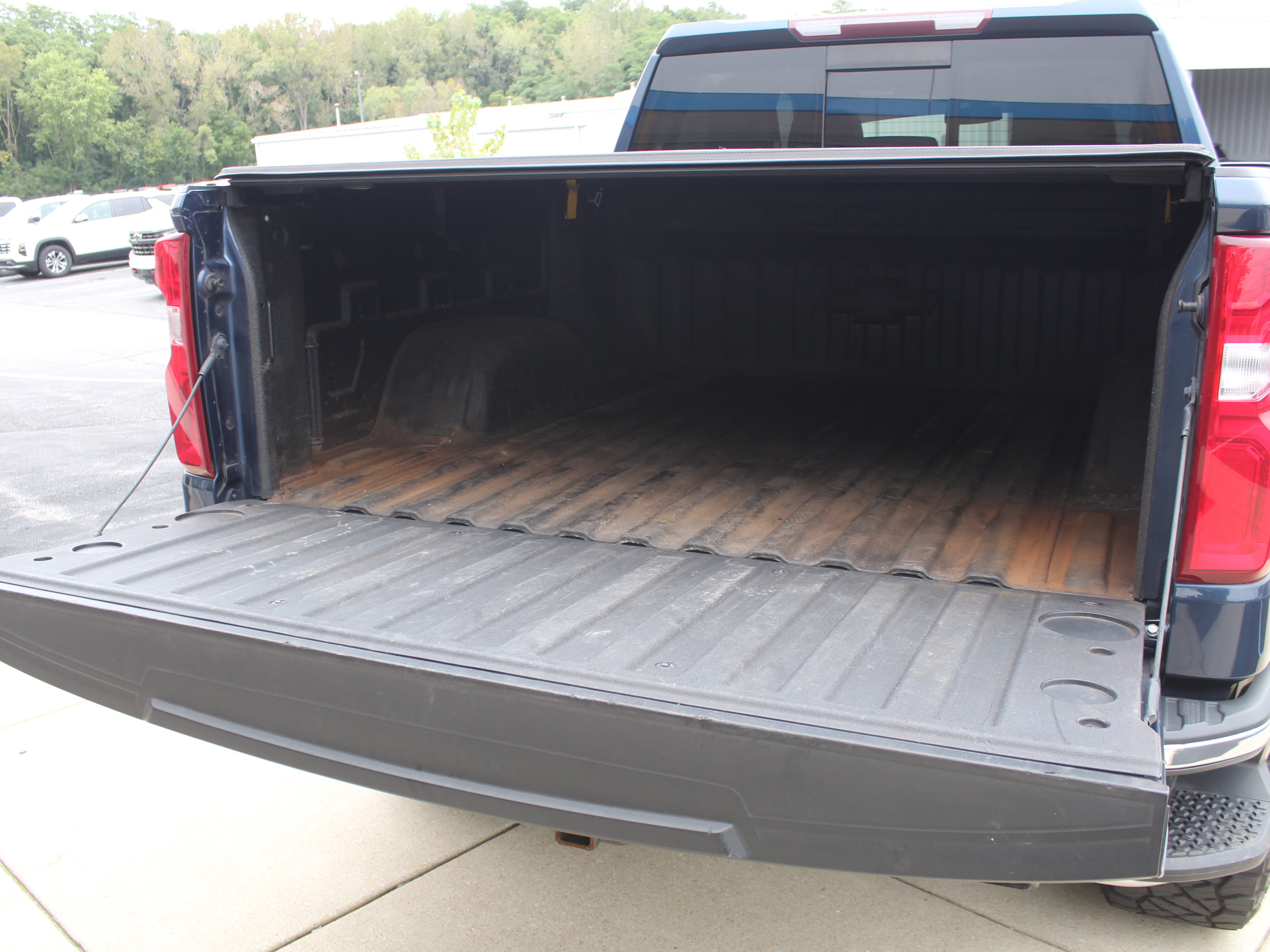 Used 2021 Chevrolet Silverado 1500 LTZ AWD/4WD image 30