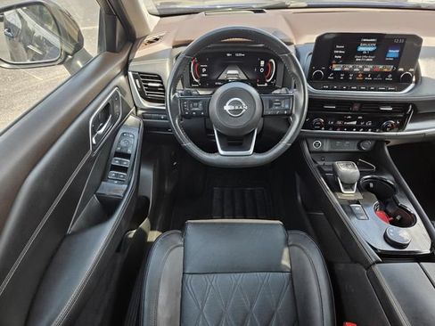 Used 2022 Nissan Rogue Platinum w/ Head-Up Display Package AWD/4WD image 11