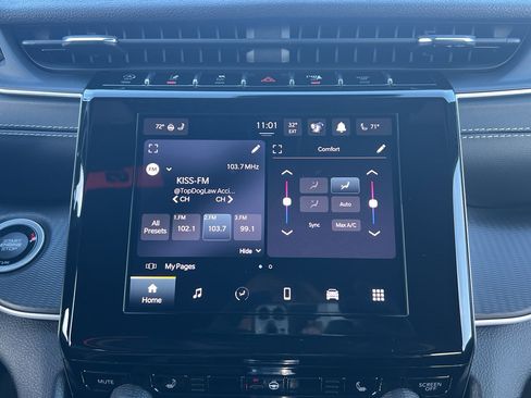 Used 2023 Jeep Grand Cherokee L Laredo image 23