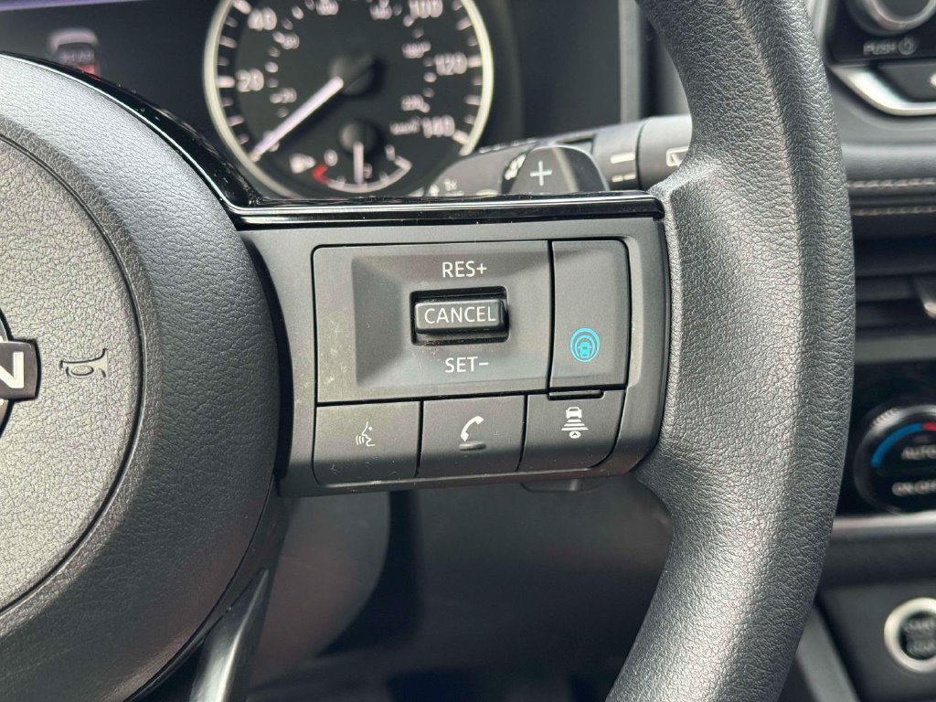 Used 2023 Nissan Rogue SV AWD/4WD image 25