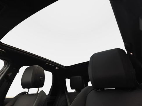 New 2025 Land Rover Discovery Sport Dynamic SE AWD/4WD image 17