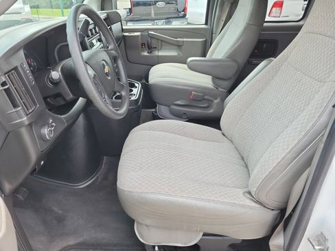 Used 2016 Chevrolet Express 3500 LT w/ LT Preferred Equipment Group RWD image 20