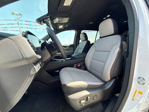New 2026 Chevrolet Traverse LT FWD image 12