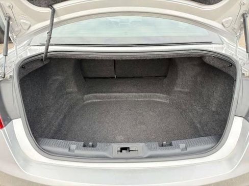 Used 2015 Ford Taurus Limited image 8