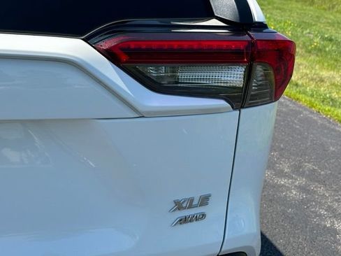 Used 2020 Toyota RAV4 XLE w/ XLE Grade Weather Package AWD/4WD image 14