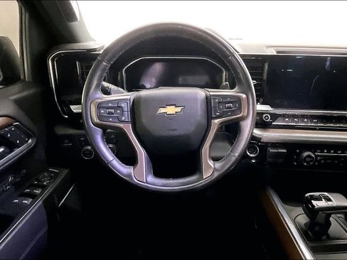 Used 2022 Chevrolet Silverado 1500 High Country w/ Technology Package AWD/4WD image 6