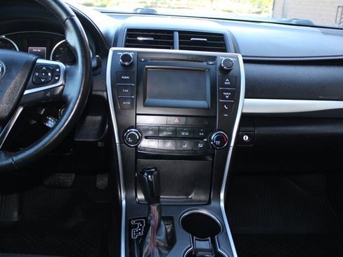 Used 2015 Toyota Camry SE w/ Moonroof Package FWD image 14