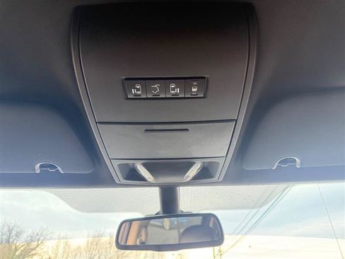 Used 2018 Dodge Grand Caravan SXT FWD image 32