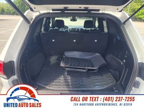 Used 2018 Jeep Grand Cherokee Altitude AWD/4WD image 11