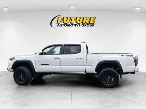 Used 2023 Toyota Tacoma TRD Off-Road w/ Advanced Technology Package AWD/4WD image 9