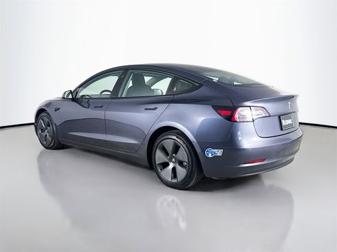 Used 2021 Tesla Model 3 Standard Range Plus image 5