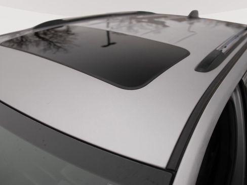 Used 2018 Jeep Grand Cherokee Limited image 29