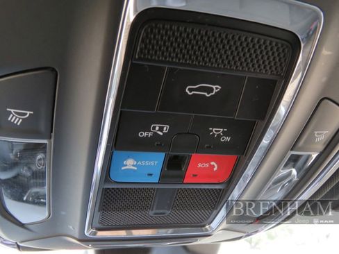 Used 2023 Jeep Grand Cherokee L Laredo image 24