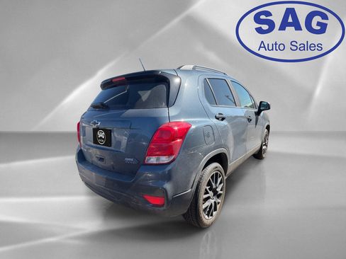 Used 2022 Chevrolet Trax LT w/ Driver Confidence Package AWD/4WD image 3