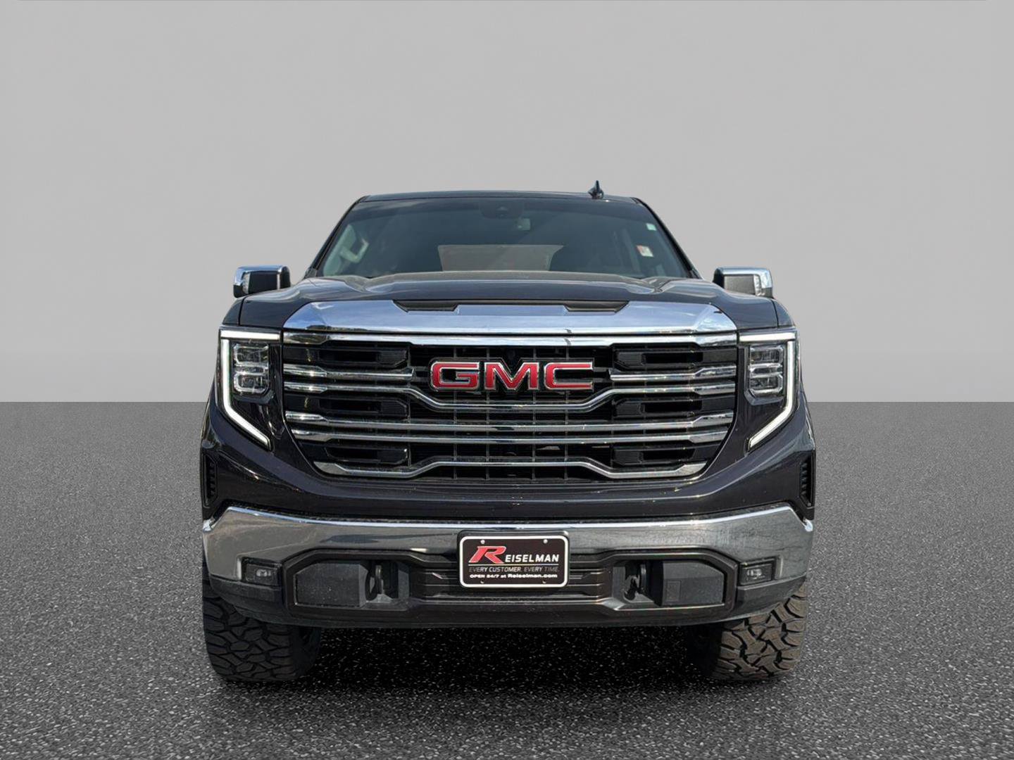 Certified 2025 GMC Sierra 1500 SLT AWD/4WD image 2