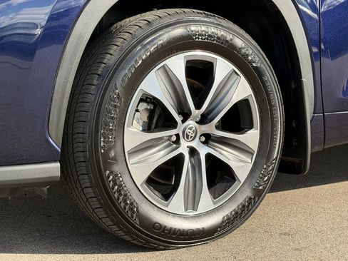 Used 2022 Toyota Highlander XLE image 27