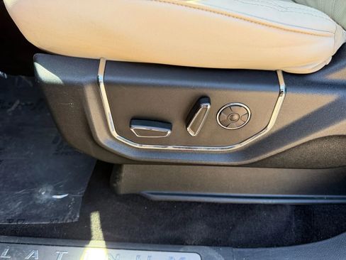 Used 2019 Ford Expedition Platinum AWD/4WD image 18