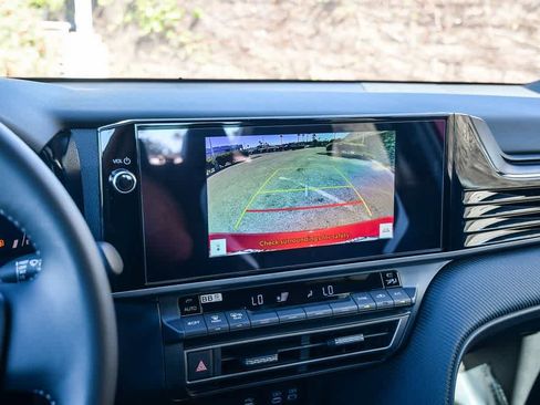 New 2026 Toyota Camry Hybrid FWD image 23