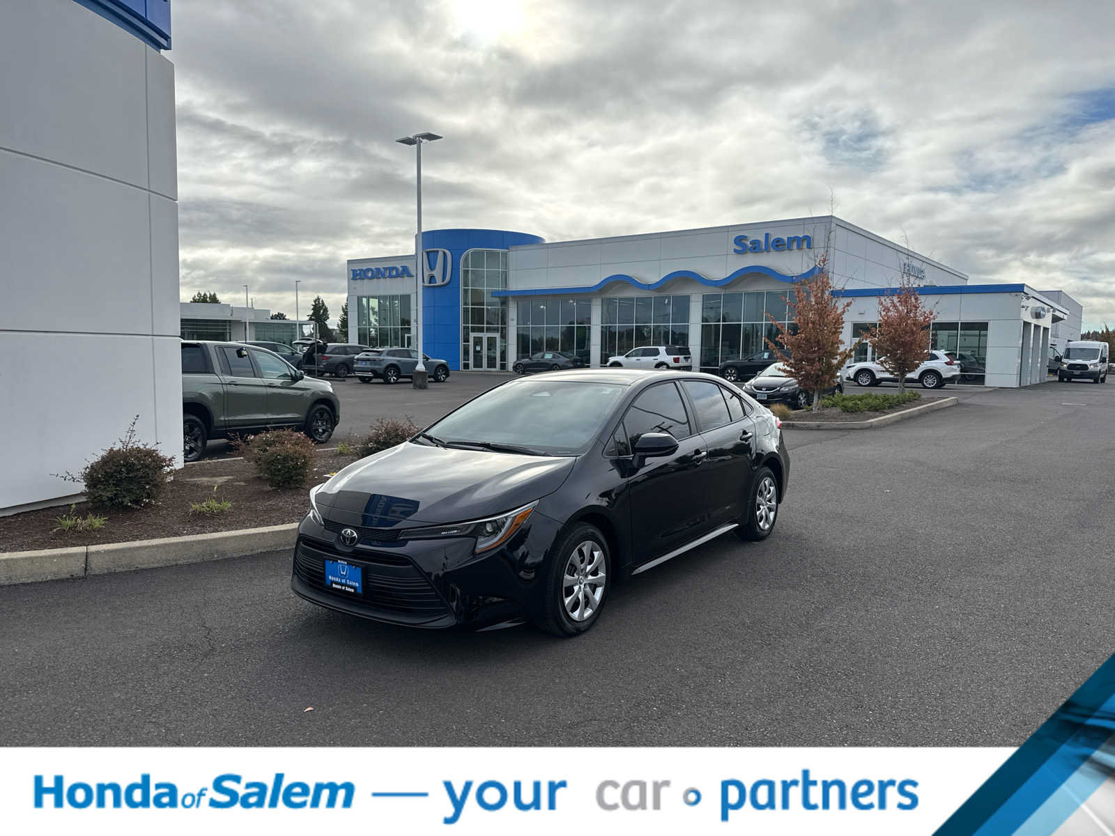 Used 2026 Toyota Corolla LE FWD image 1