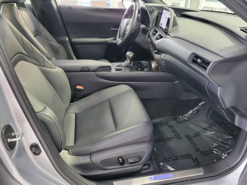 Certified 2024 Lexus UX 250h FWD image 17