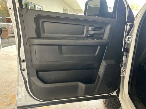 Used 2025 RAM 3500 Tradesman w/ Chrome Appearance Group RWD image 33