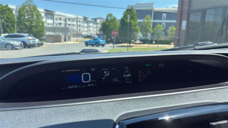 Used 2017 Toyota Prius Three Touring w/ Protection Package FWD image 34