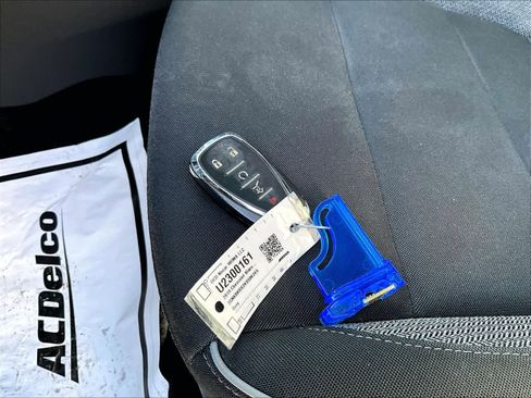 Used 2022 Chevrolet Equinox RS w/ RS Leather Package image 30