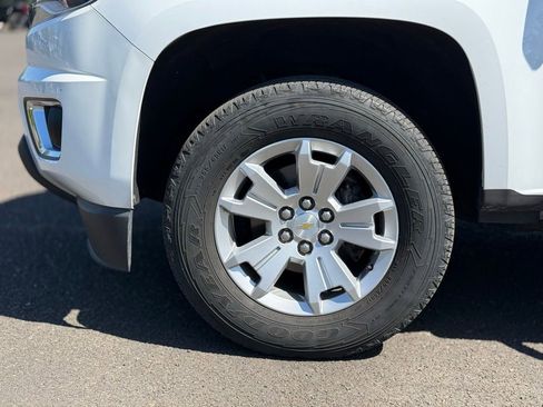 Used 2017 Chevrolet Colorado LT AWD/4WD image 9