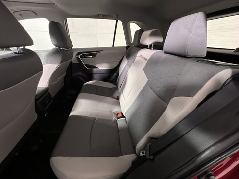 Used 2025 Toyota RAV4 XLE image 24