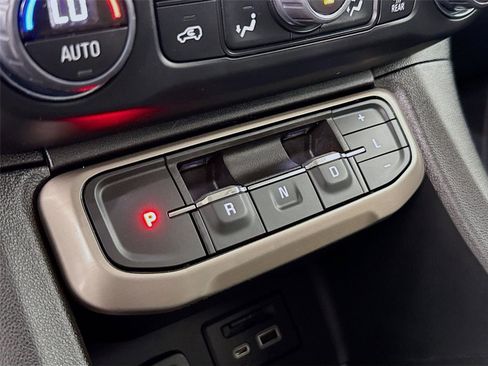 Used 2023 GMC Acadia Denali w/ Denali Ultimate Package AWD/4WD image 18