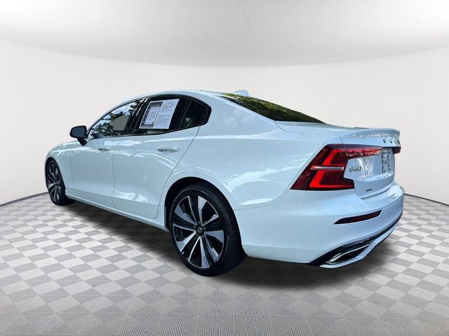 Used 2022 Volvo S60 B5 Momentum w/ Climate Package FWD image 7