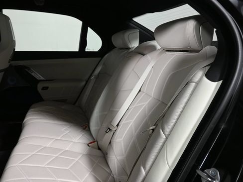Used 2023 BMW 760i xDrive w/ Executive Package AWD/4WD image 6