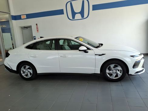 Used 2025 Hyundai Sonata SE FWD image 4