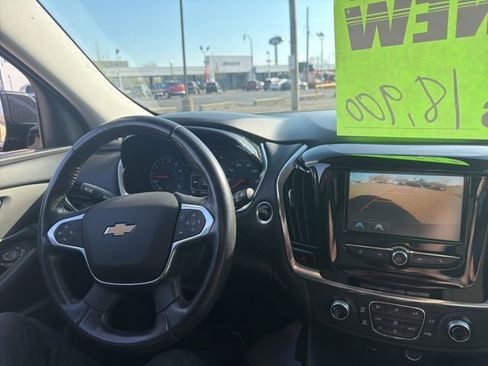 Used 2018 Chevrolet Traverse LT FWD image 21